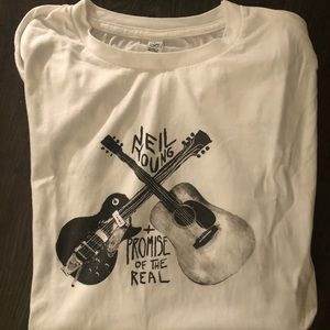 Neil Young 2019 Concert Men’s Large T-shirt